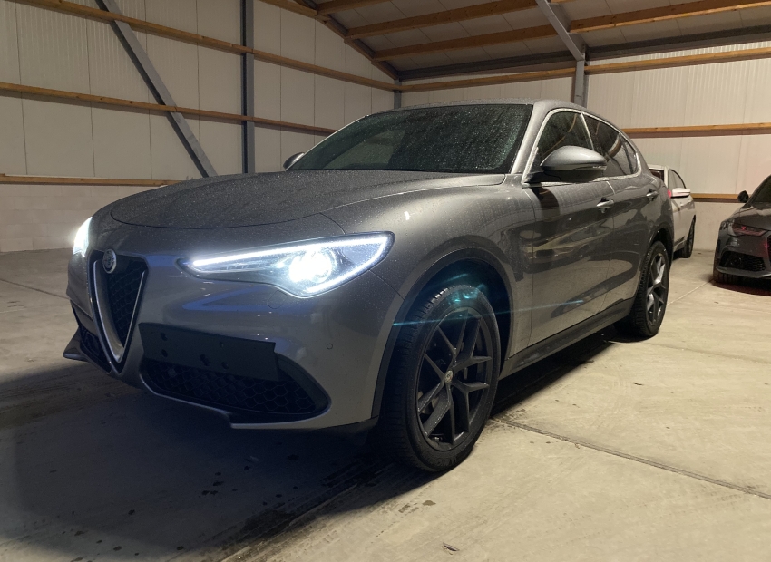 Alfa Romeo STELVIO 2.0 T AWD SUPER uit Duitsland importeren